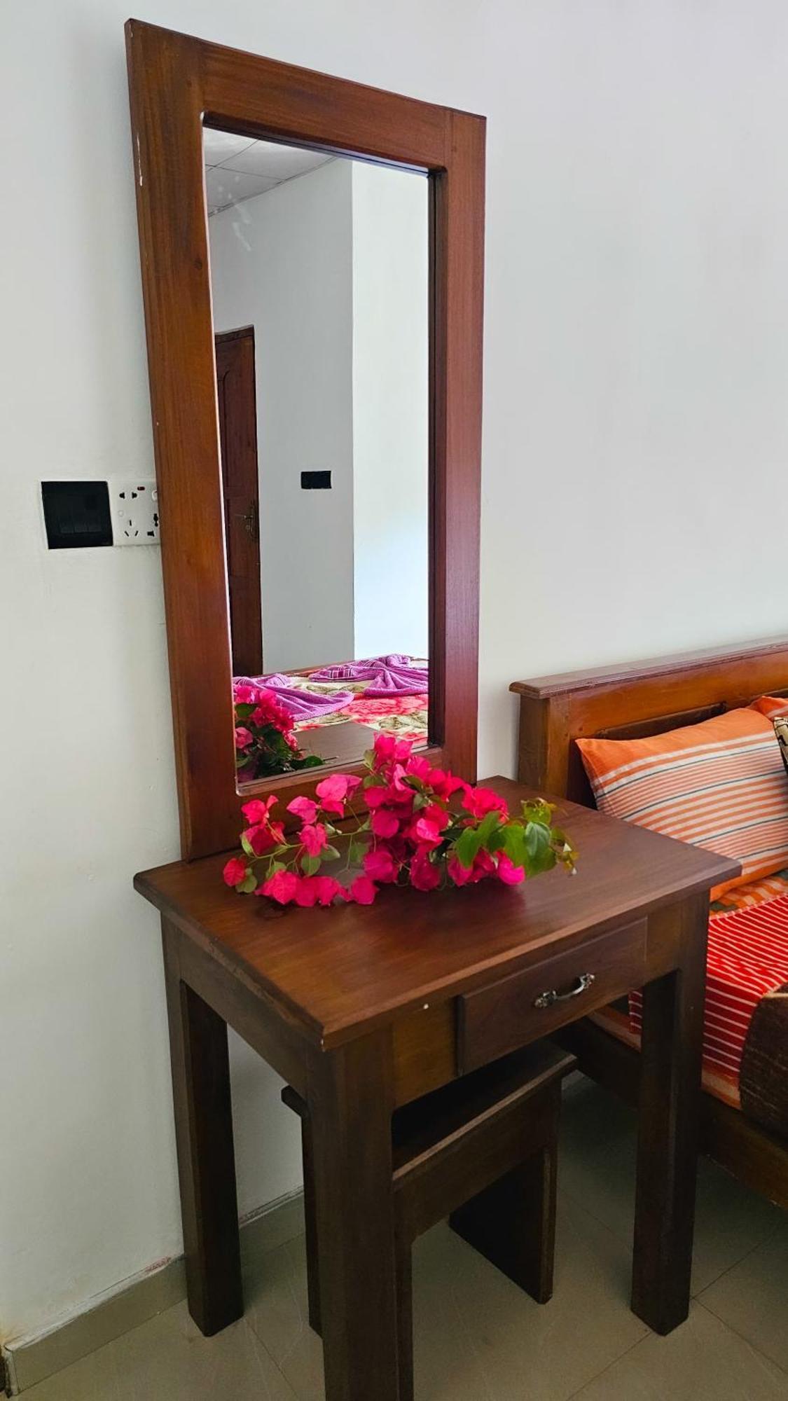 Adams Peak Grand Hotel Nallathanniya Ngoại thất bức ảnh