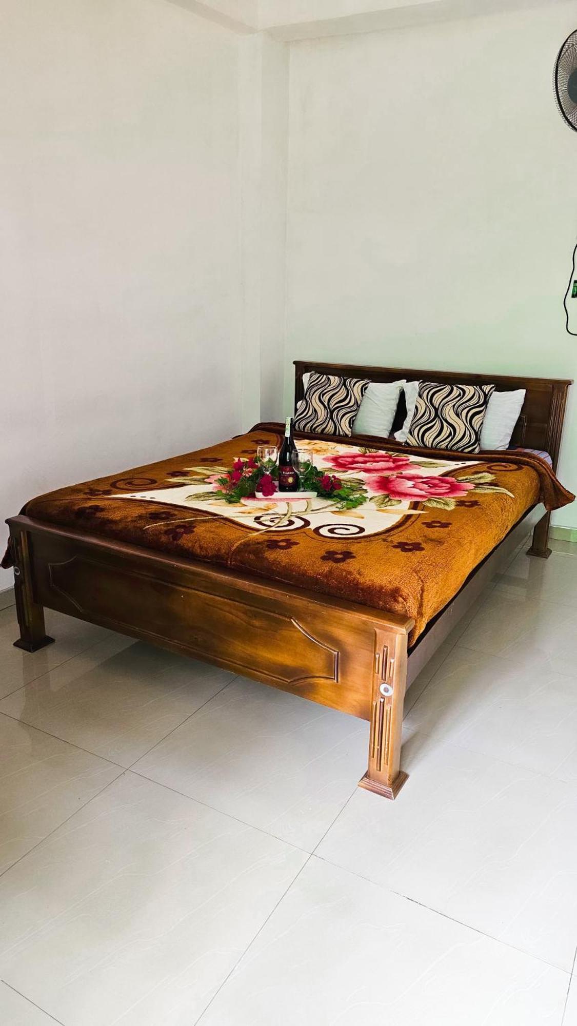 Adams Peak Grand Hotel Nallathanniya Ngoại thất bức ảnh