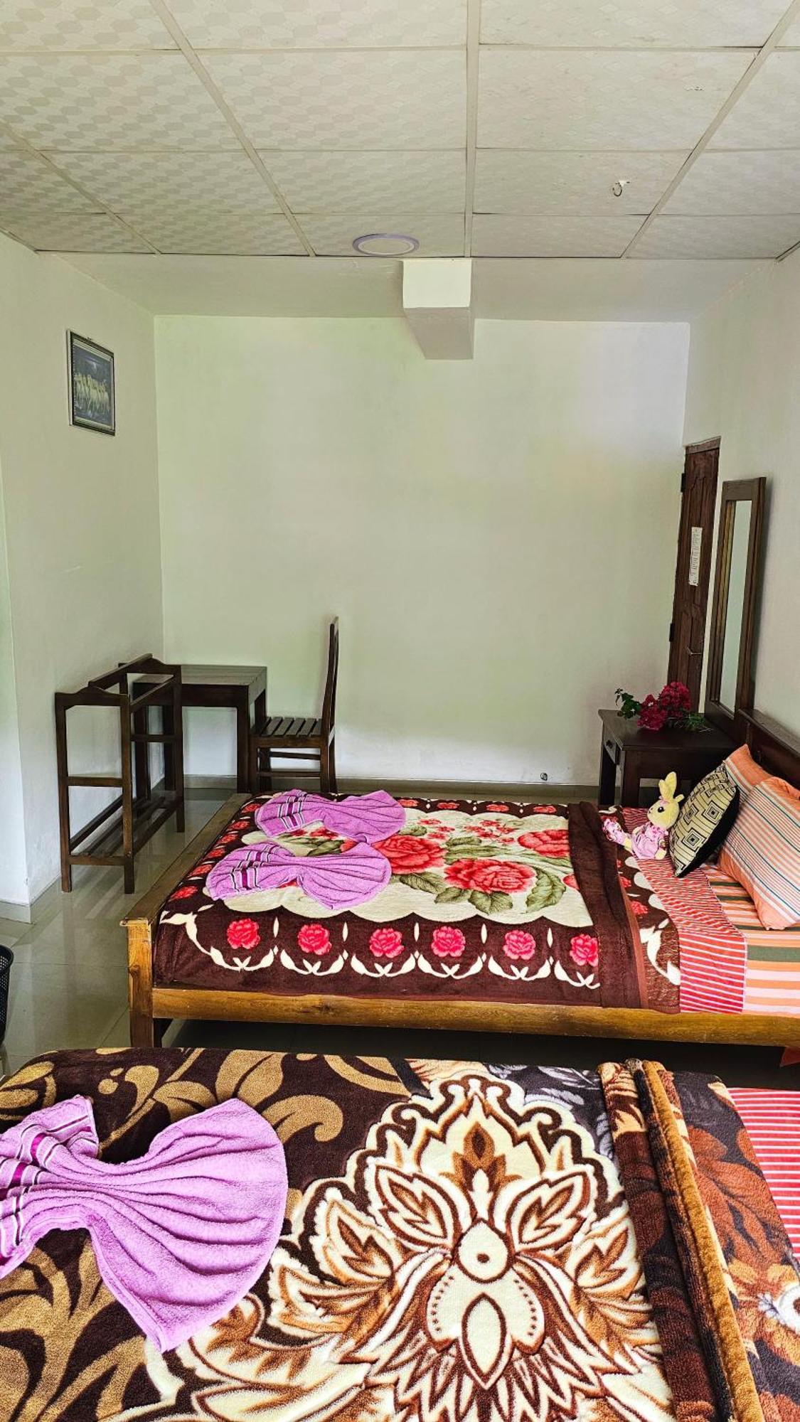 Adams Peak Grand Hotel Nallathanniya Ngoại thất bức ảnh