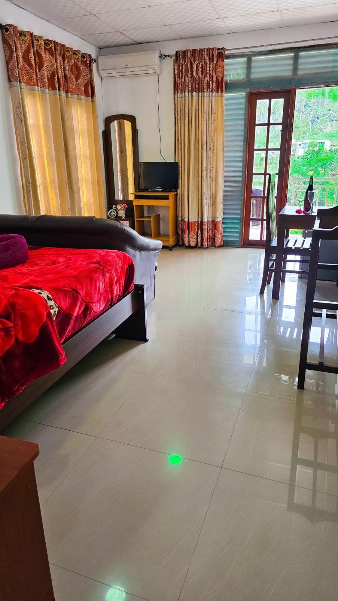Adams Peak Grand Hotel Nallathanniya Ngoại thất bức ảnh