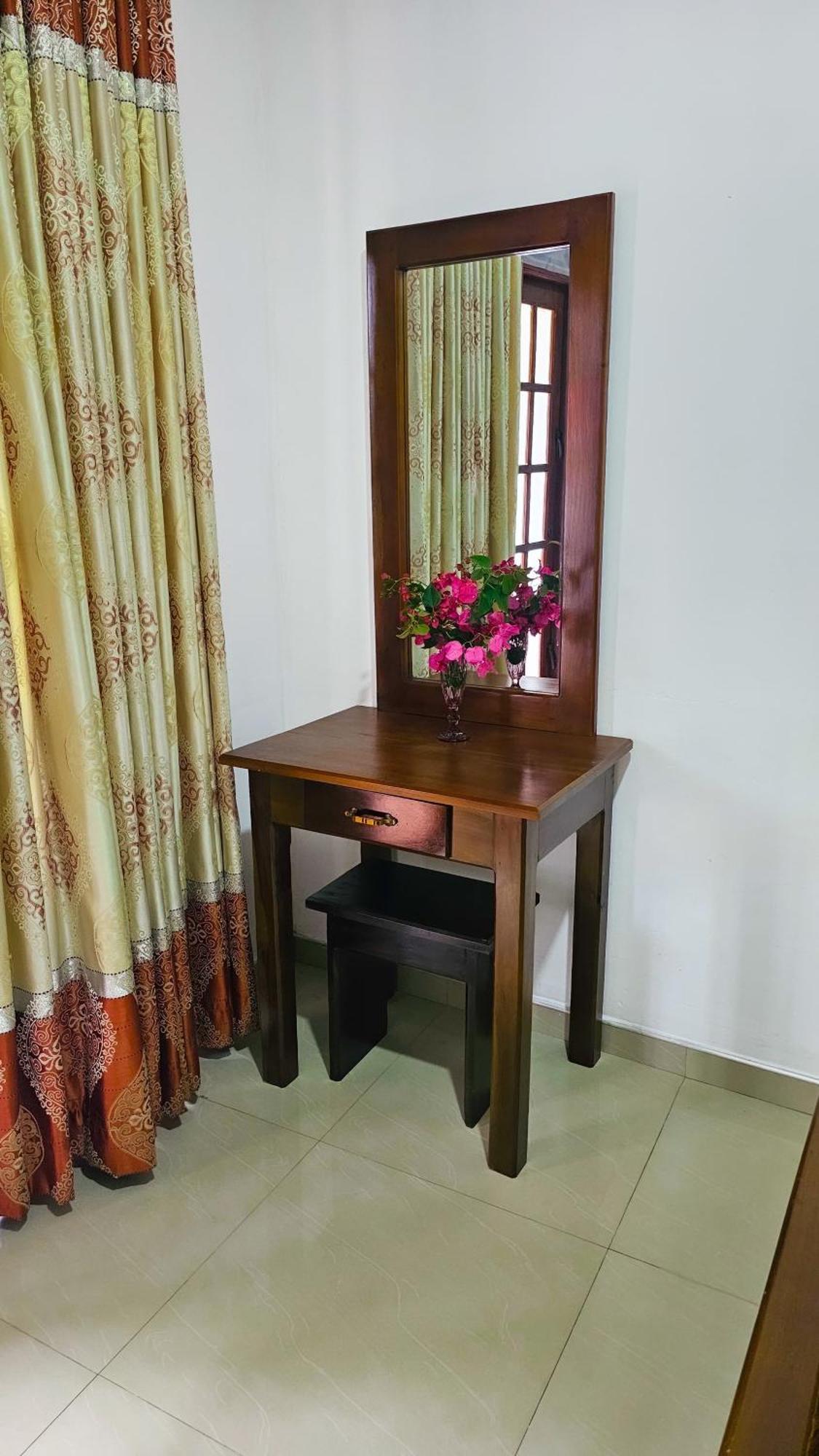 Adams Peak Grand Hotel Nallathanniya Ngoại thất bức ảnh