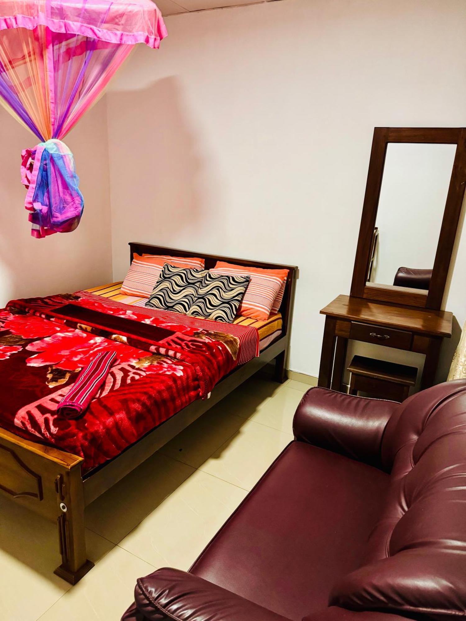 Adams Peak Grand Hotel Nallathanniya Ngoại thất bức ảnh