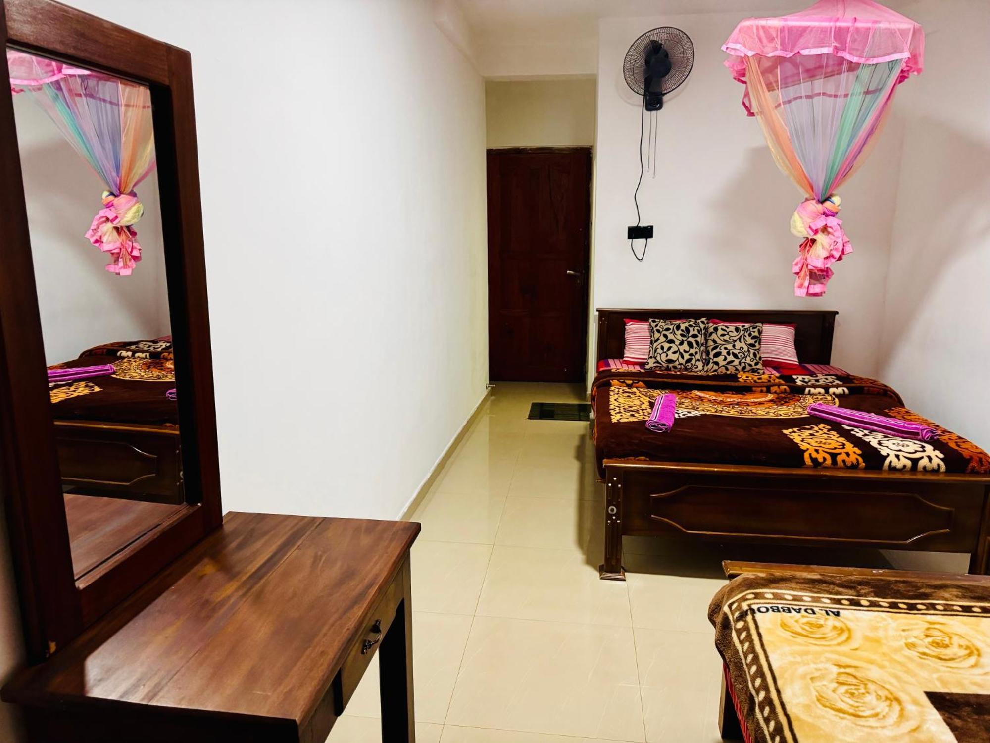 Adams Peak Grand Hotel Nallathanniya Ngoại thất bức ảnh