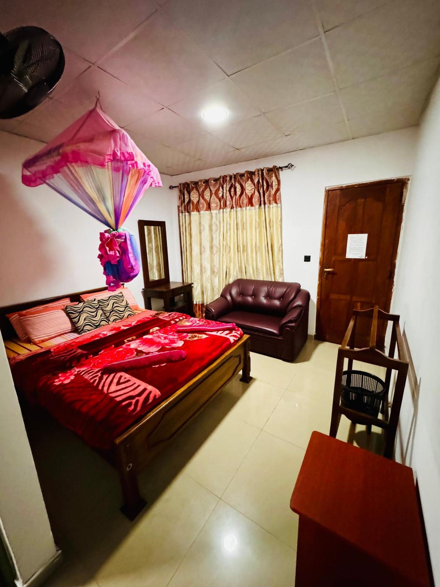 Adams Peak Grand Hotel Nallathanniya Ngoại thất bức ảnh