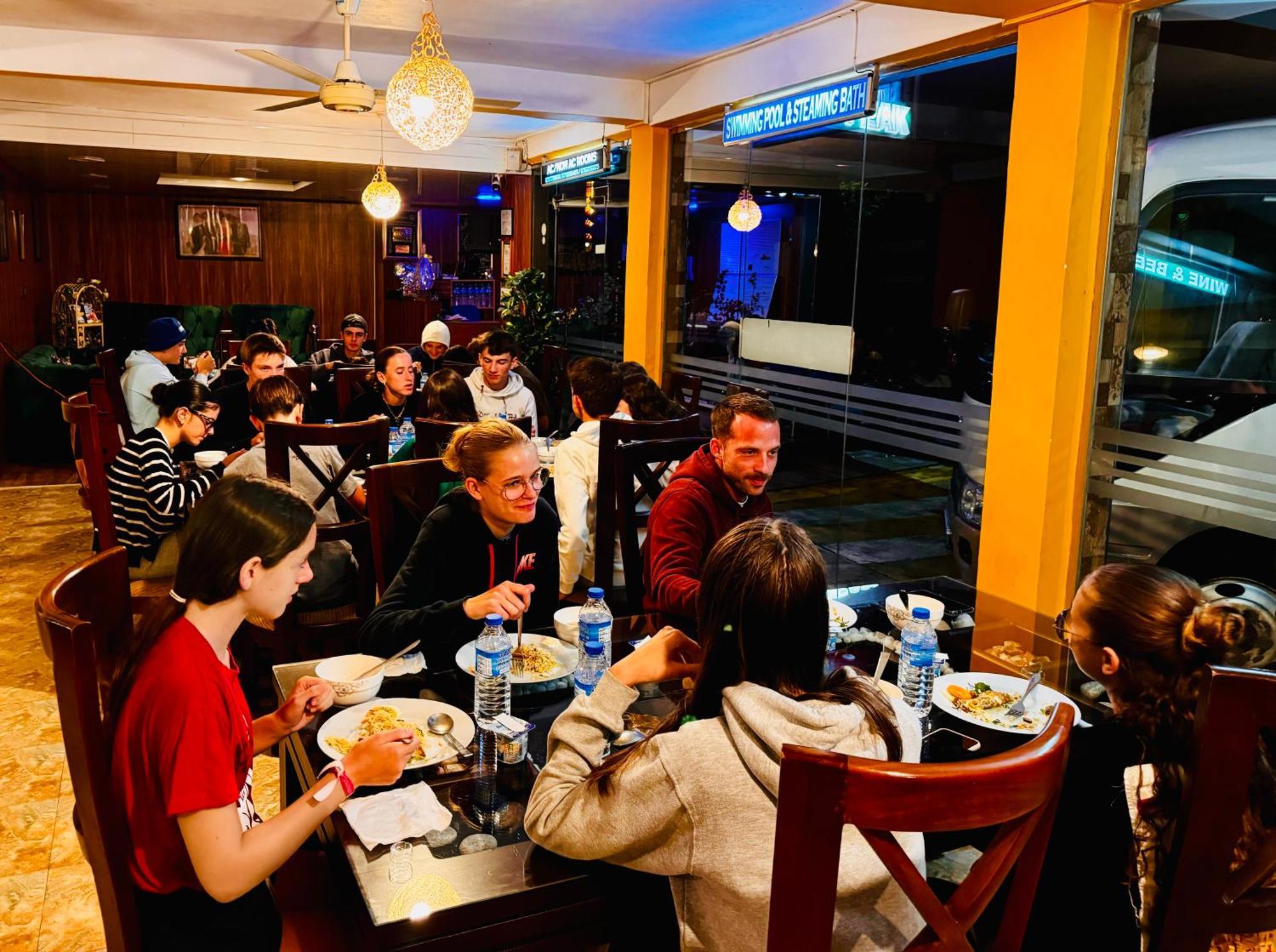 Adams Peak Grand Hotel Nallathanniya Ngoại thất bức ảnh