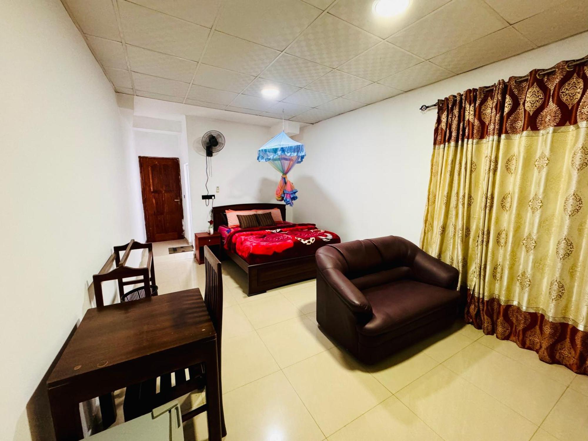 Adams Peak Grand Hotel Nallathanniya Ngoại thất bức ảnh