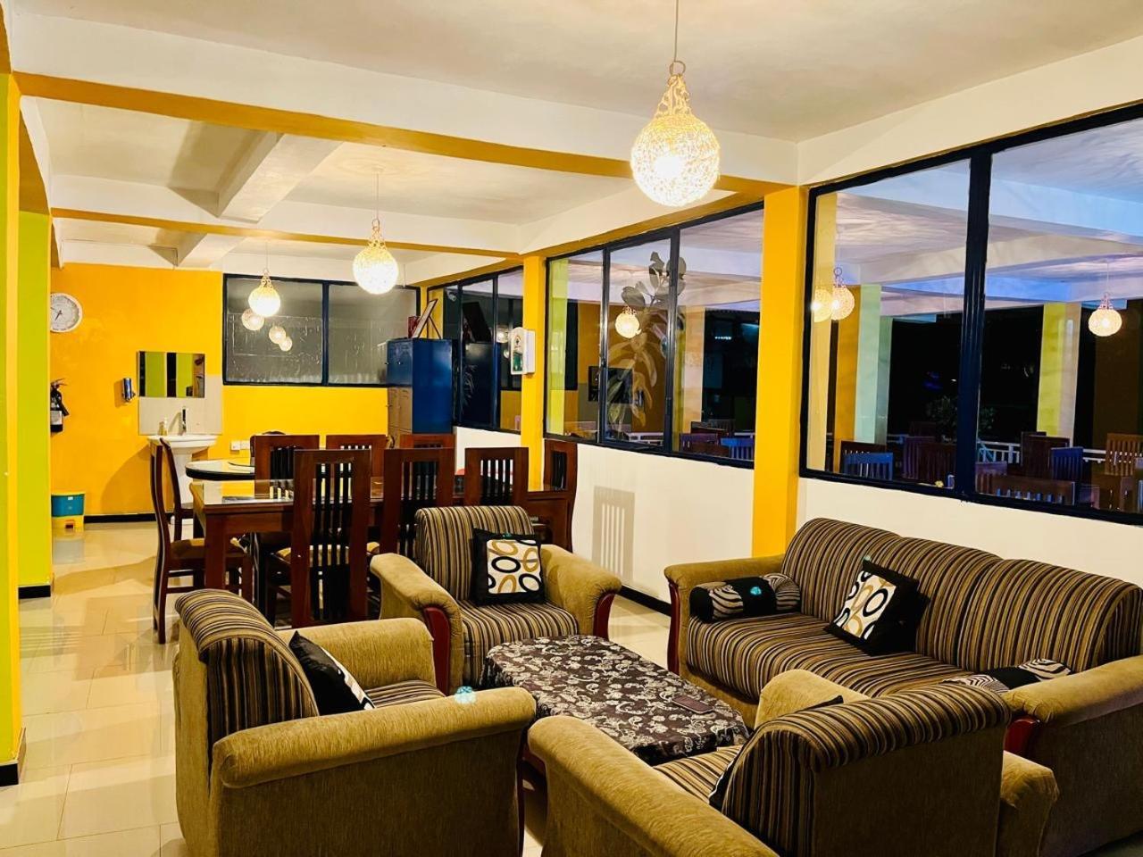Adams Peak Grand Hotel Nallathanniya Ngoại thất bức ảnh